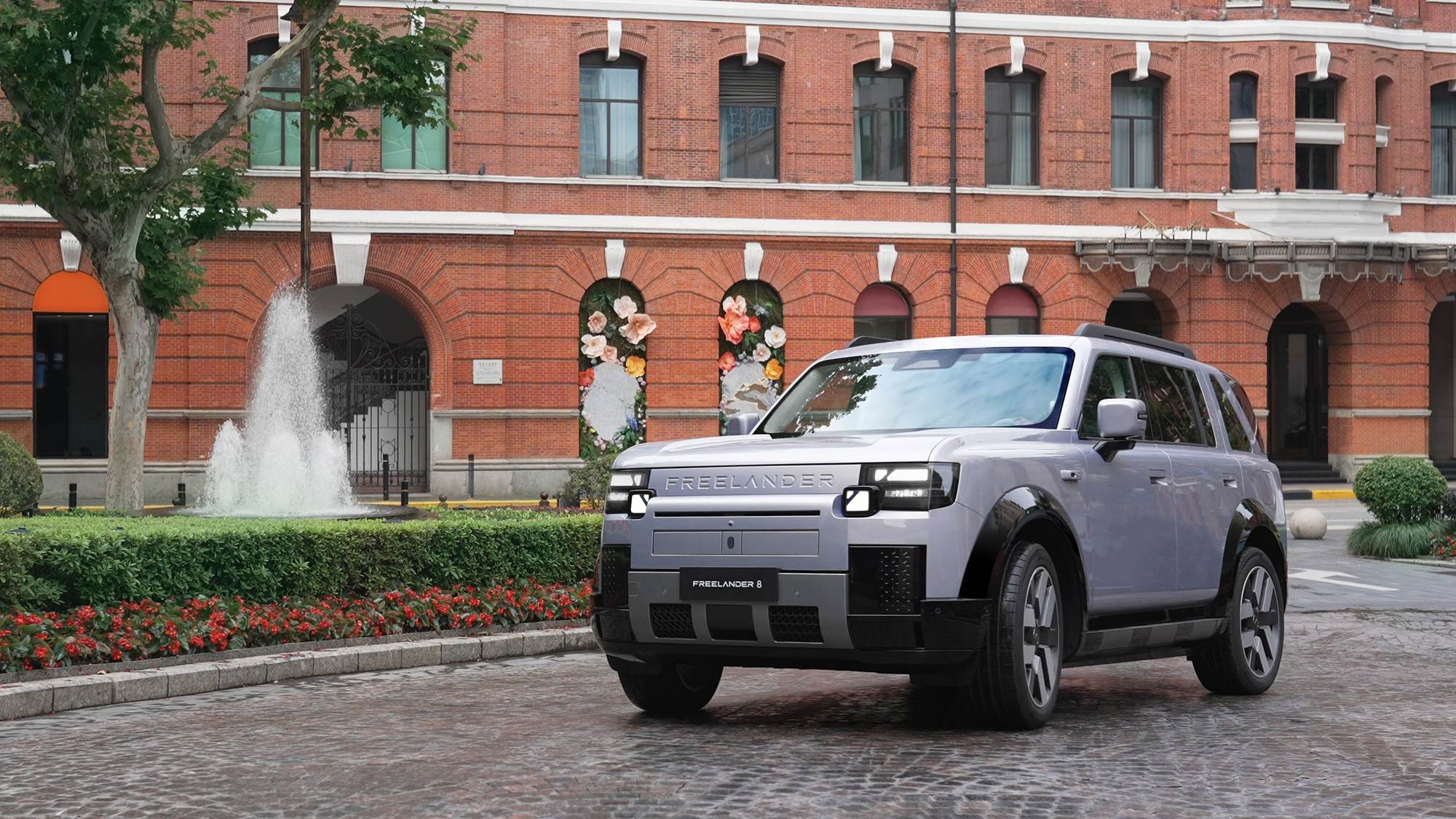 FREELANDER 8 Makes First Public Appearance Ahead of Official Abu Dhabi Launch