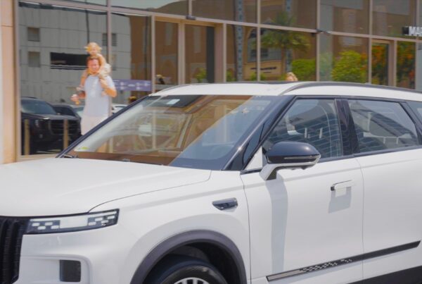 Intelligent Vehicle Spotted on Dubai’s Streets – Whose Secret Intelligent Parking Technology is This?