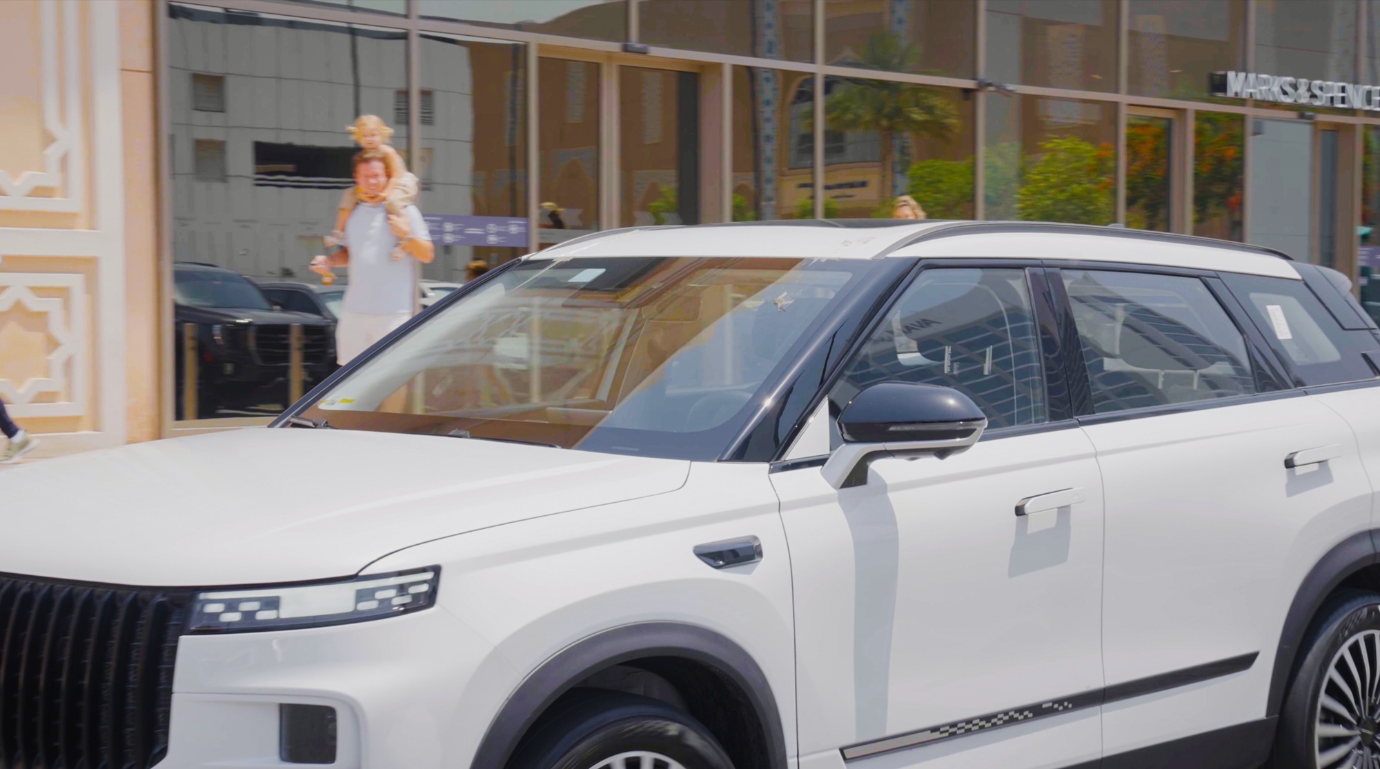 Intelligent Vehicle Spotted on Dubai’s Streets – Whose Secret Intelligent Parking Technology is This?